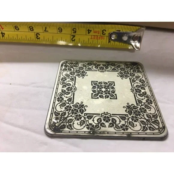 Dollhouse miniature Metal Werving Tray or "Rug" Patterned - Picture 2 of 3